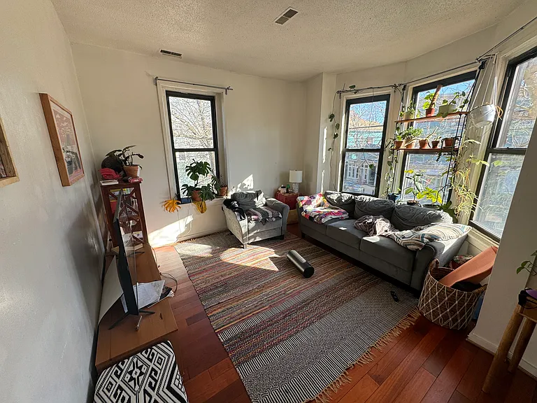2 Hine Pl #2A — Photo 9