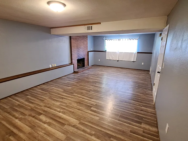 1316 S Woodlawn St — Photo 47