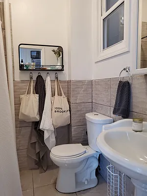 Rented by Frank Valvo Real Estate | media 45