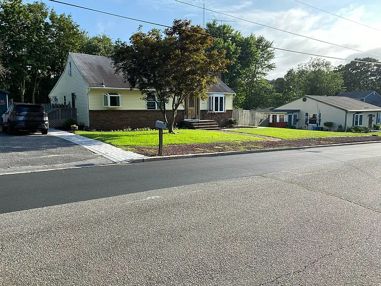 2125 Parkside Dr — Photo 12
