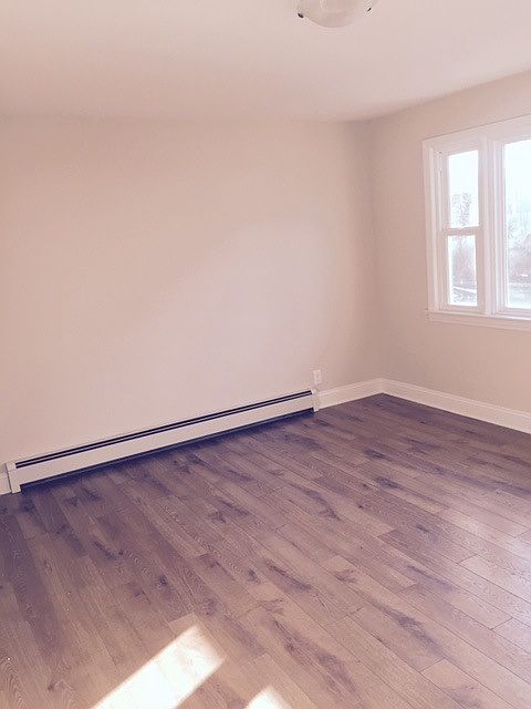 2nd image of 112 Louis St