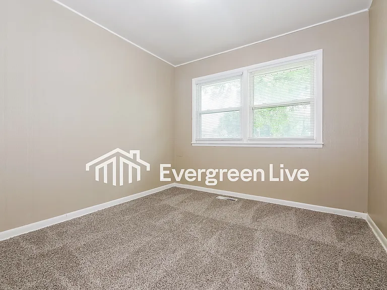 548 Utah St — Photo 12