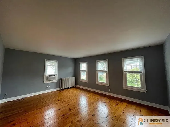 38-40 Brunswick Ave #2, Bloomsbury, NJ 08804