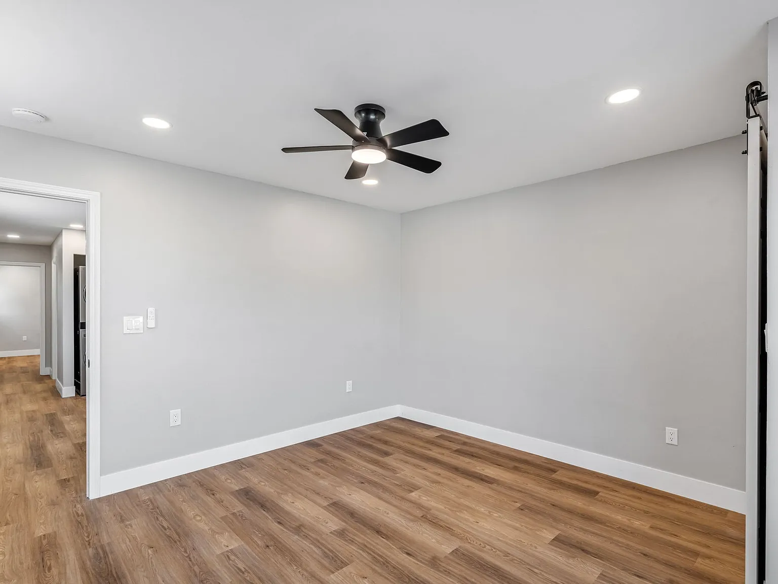 2 bed, 800 sqft, $2,950 — Photo 4