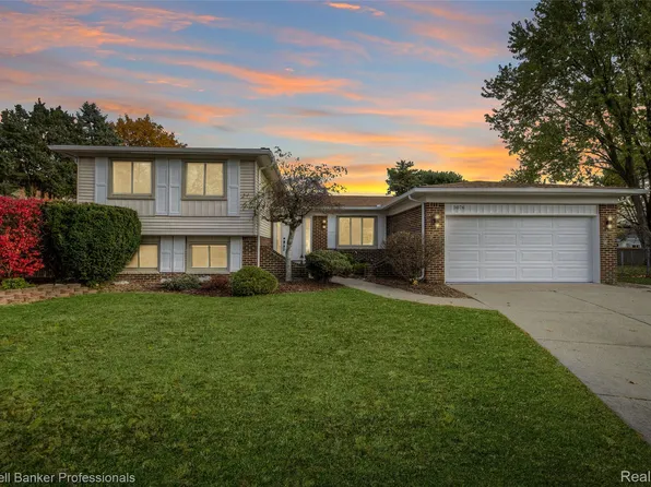 5076 Tyler Dr, Troy, MI 48085