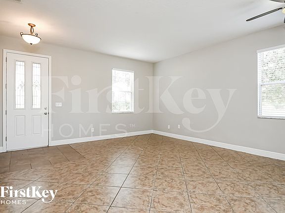 4th image of 813 N Jacks Lake Rd