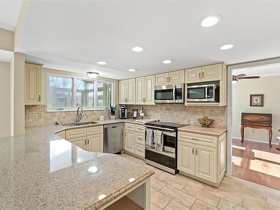2nd image of 11342 Saint Paul St