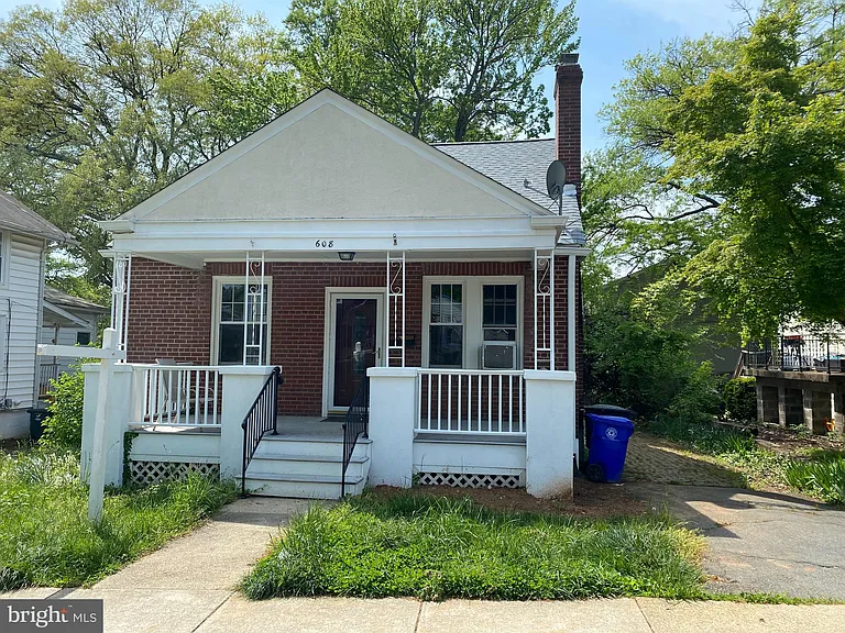 608 N Fillmore St — Photo 2