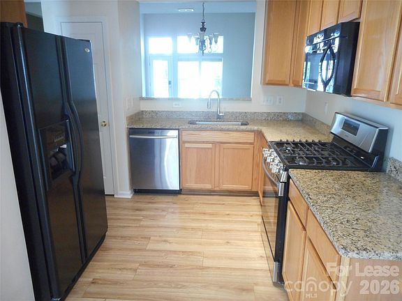 4th image of 559 Pate Dr