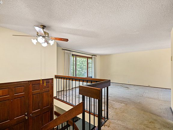 4th image of 2872 Greentree Way