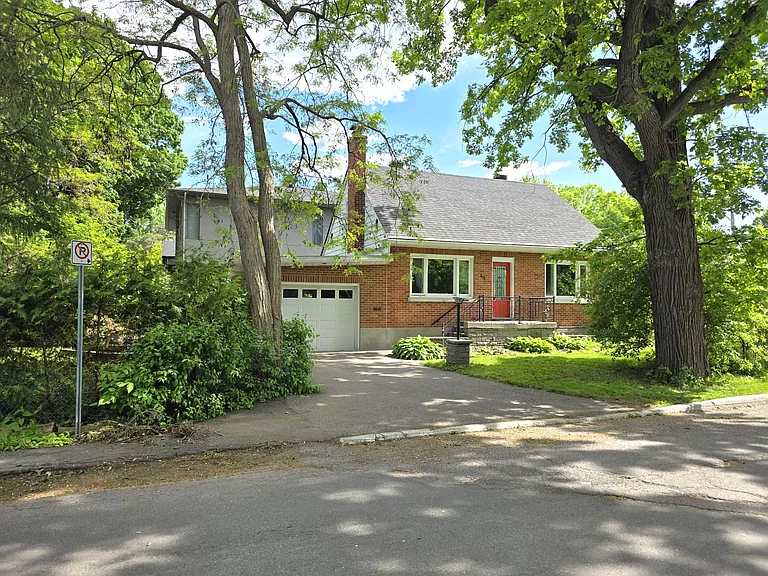 44 Clearview Ave — Photo 3