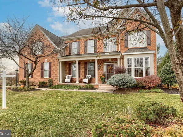 6290 Farmers Ln, Harrisburg, PA 17111