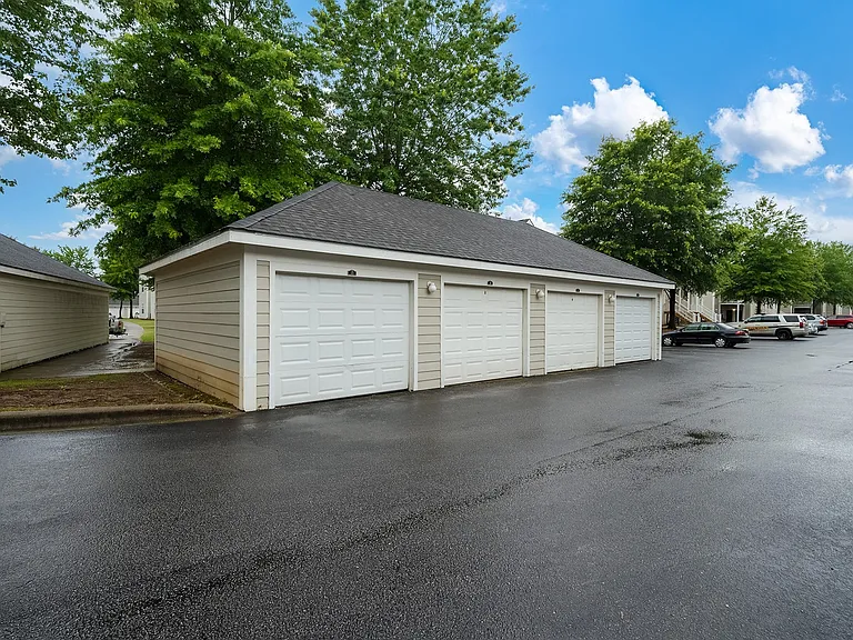 Maple Village Apartments — Photo 33