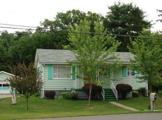 276 Hanna Ave, Adena, OH 43901