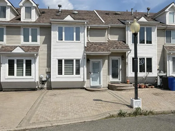32 Hirsch Ln, Staten Island, NY 10314