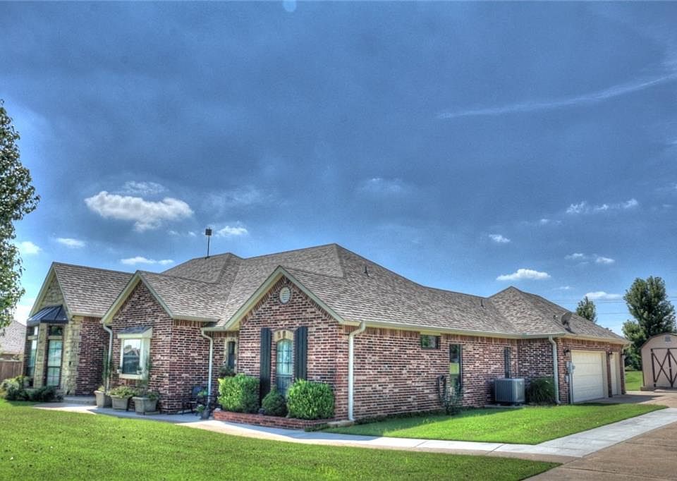 1st image of 10721 Tangleroot Way