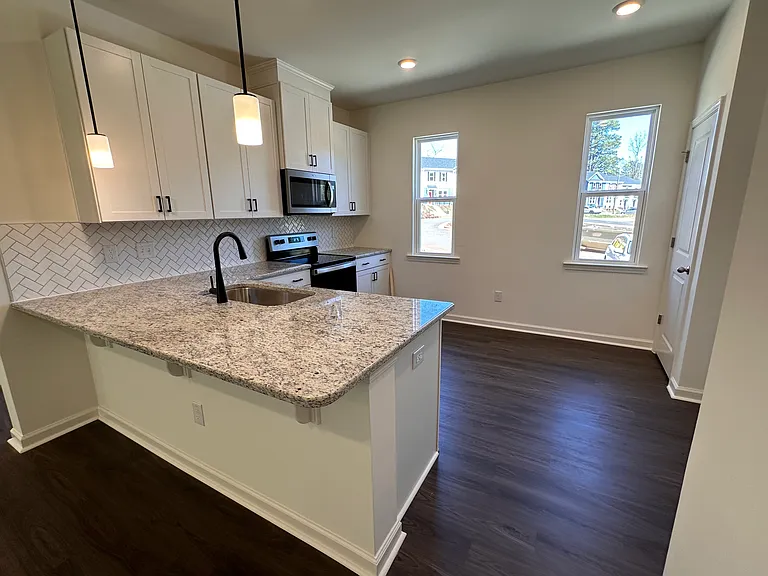 3010 Spline Cir — Photo 4