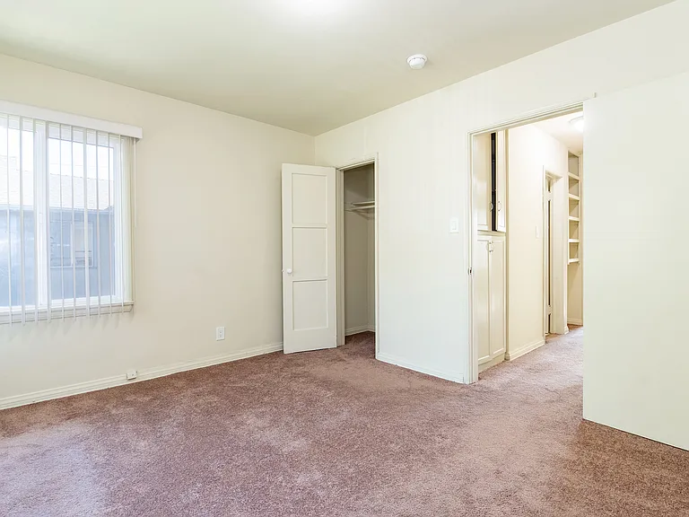 309 N 1st St #1/2 — Photo 12
