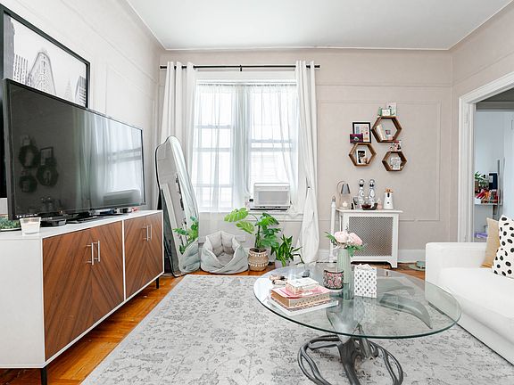 2nd image of 27-21 23rd St #4Z