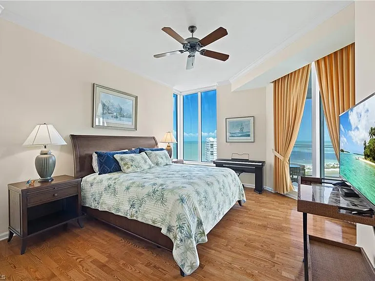 60 Seagate Dr #105 — Photo 11