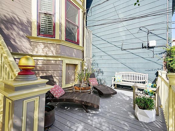 5th image of 724 Elizabeth St
