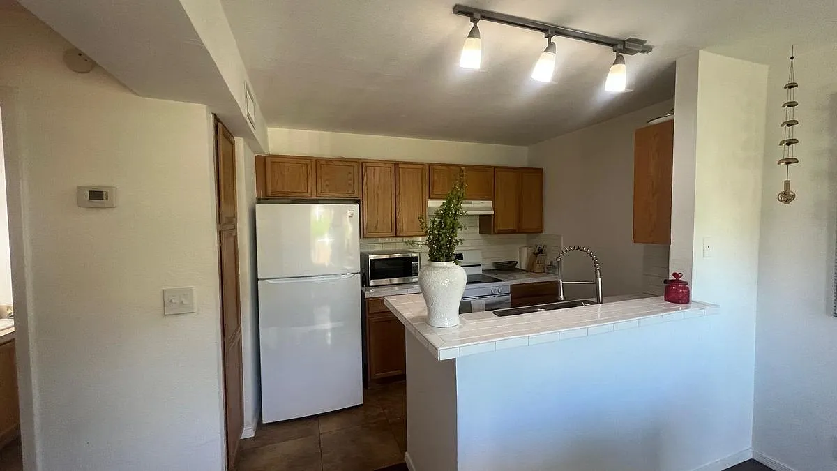 2 bed, 2.0 bath, 1023 sqft, $1,800 — Photo 4
