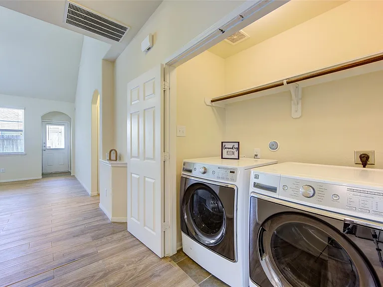 6518 Wilshire Rdg — Photo 23