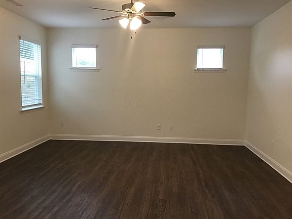 4th image of 1592 Weatherbrook Cir