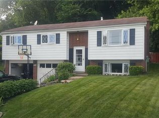34 Edinburg Dr, Pittsburgh, PA