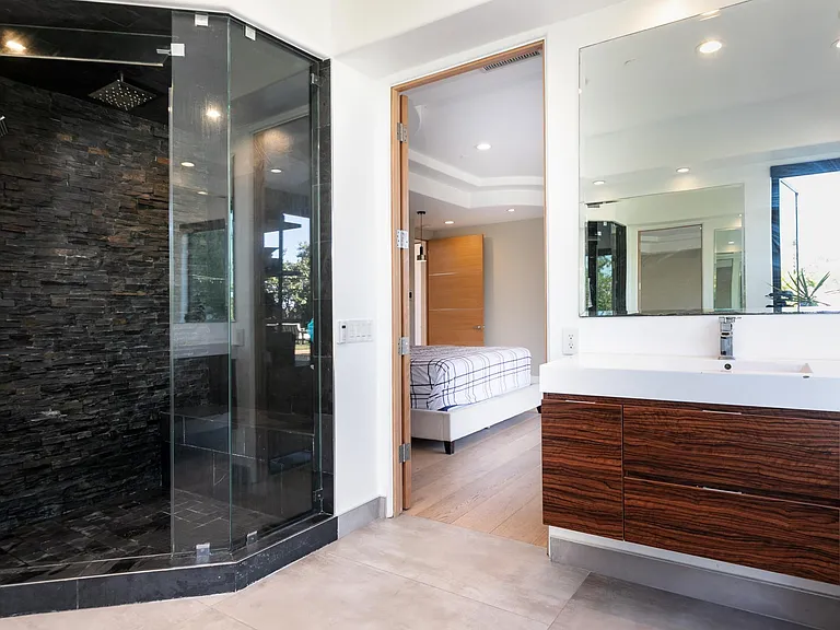 16341 Sloan Dr — Photo 30
