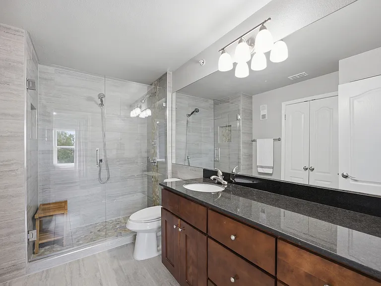 6000 Shepherd Mountain Cv #304 — Photo 4