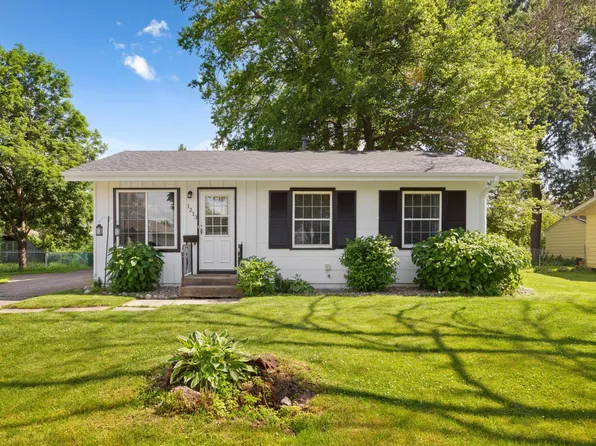 1213 Home Pl, Faribault, MN 55021