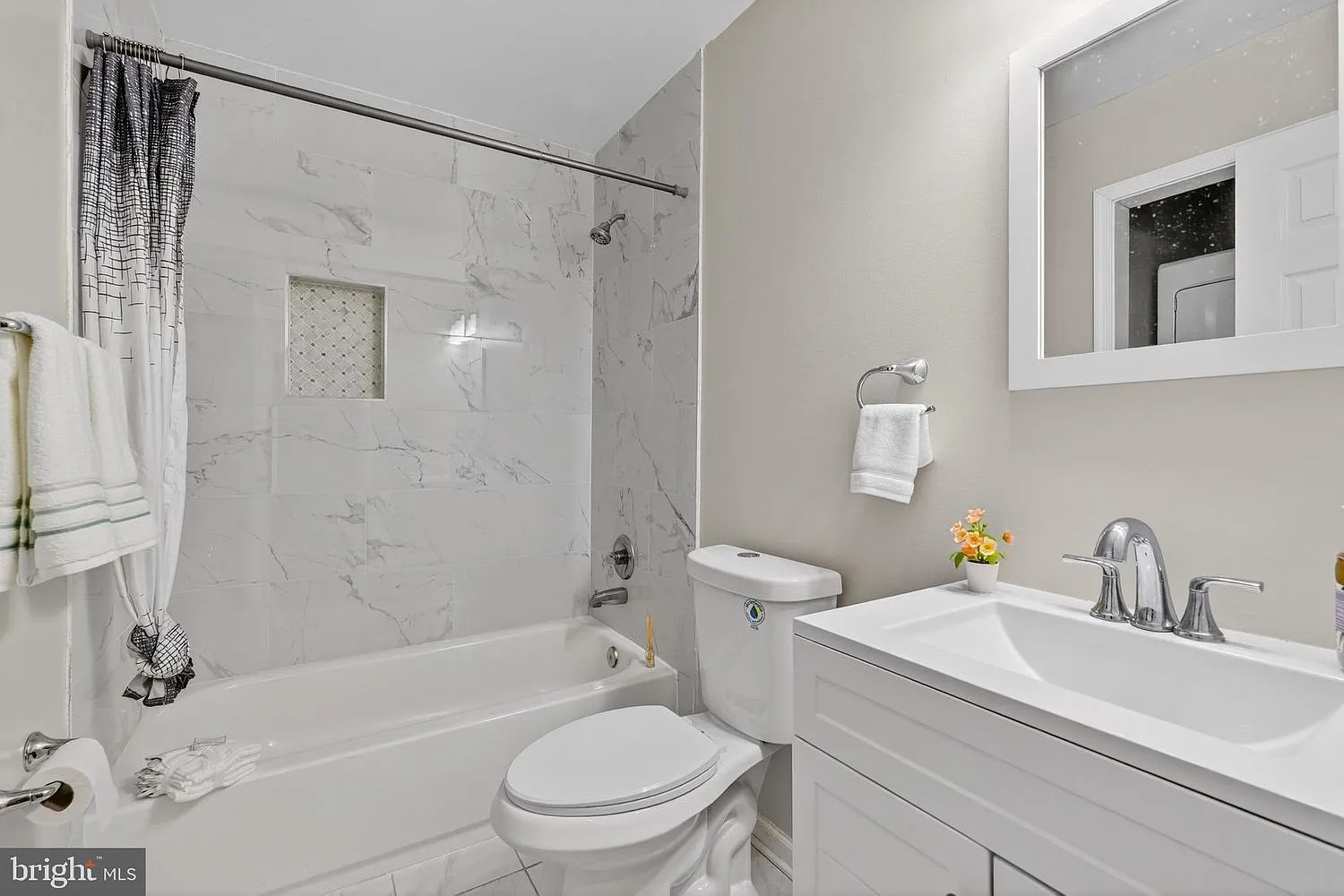 3 bed, 1782 sqft, $4,000 — Photo 3