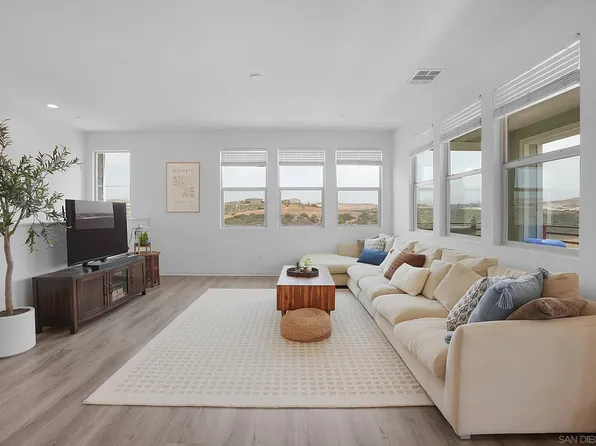 1277 Calle Pomelo #3, Chula Vista, CA 91913