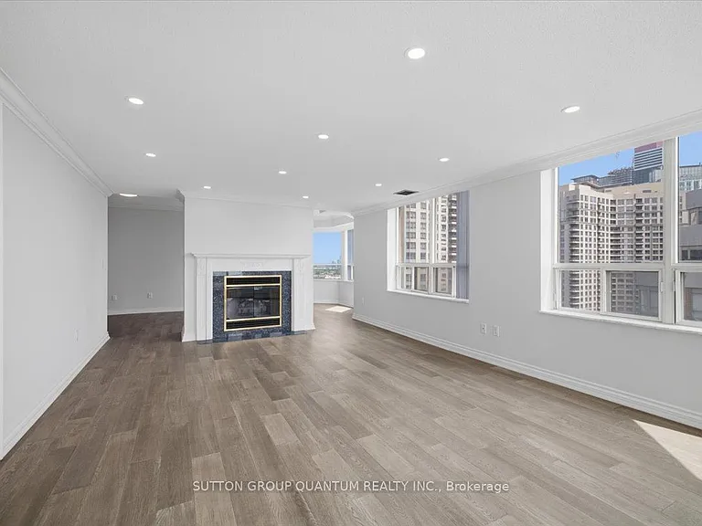 335 Webb Dr #Penthouse 106 — Photo 16