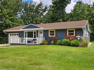 47 Potawatomi Rd, Williams Bay, WI 53191