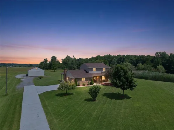9166 Meisner Rd, Casco, MI 48064