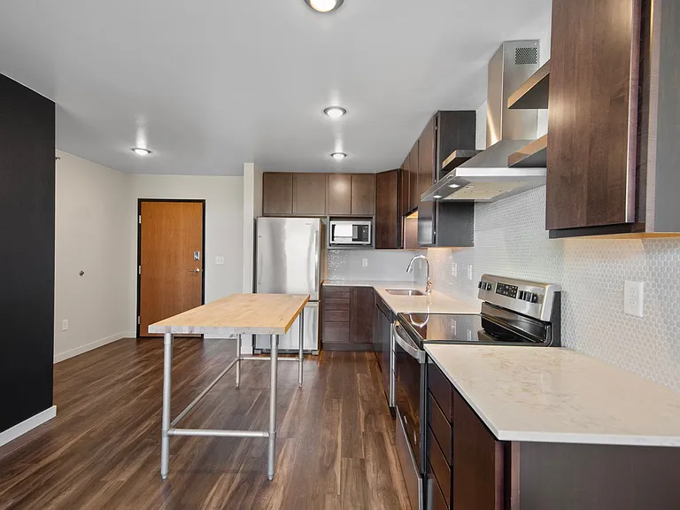 Area 57 Apartments — Photo 15