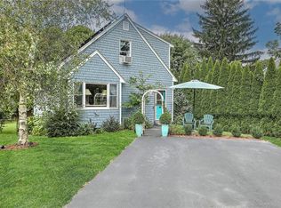 4 Central Ct, Warren, RI 02885
