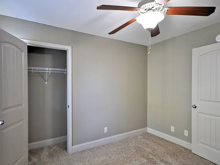 404 Leslie Wood Dr — Photo 34