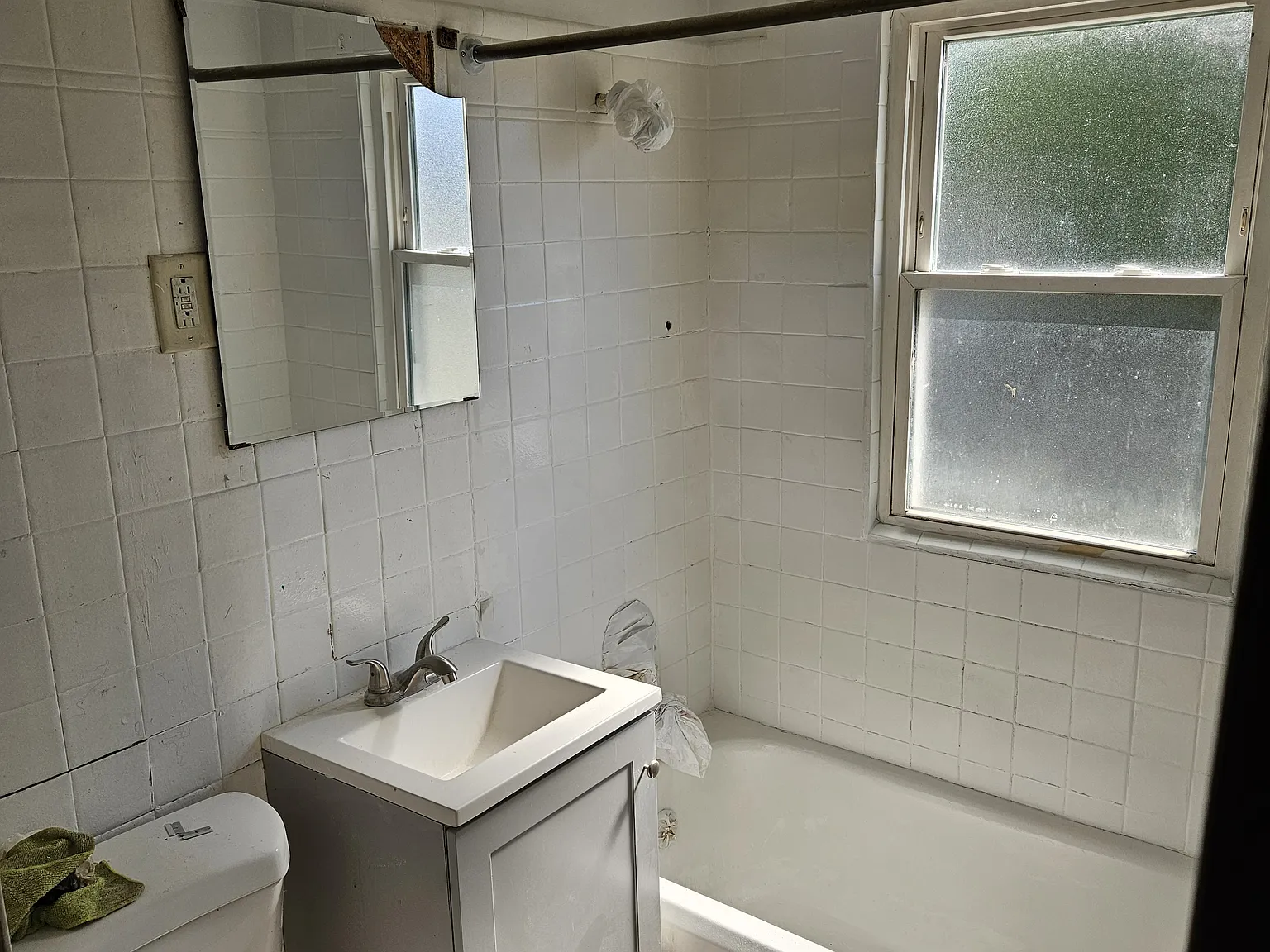 4 bed, 1000 sqft, $1,975 — Photo 4