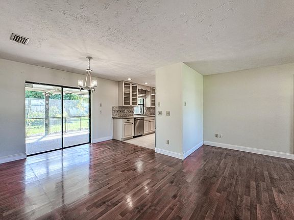 5th image of 2720 SE Helms Avenue