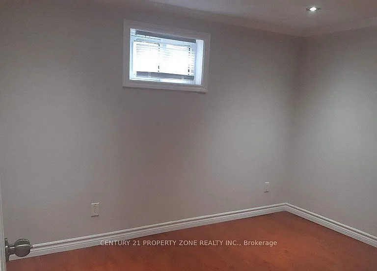 164 Earnscliffe Cir #LOWER — Photo 8