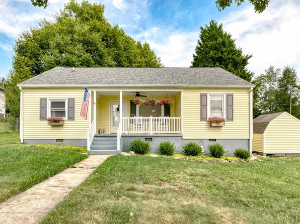 6637 South Dr, Radford, VA 24141