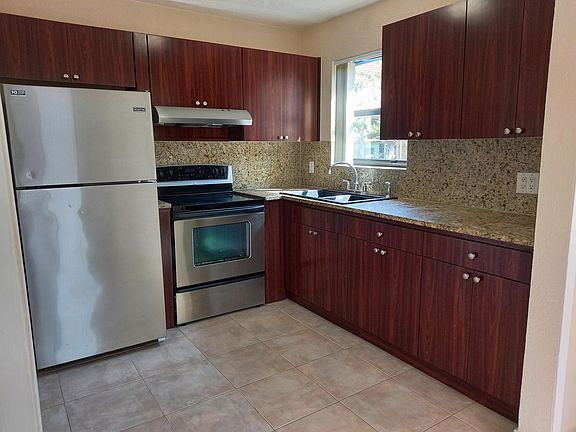 5th image of 1431 W 43rd Pl #4
