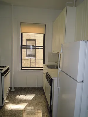 Rented by Metropolitan Equities | media 9