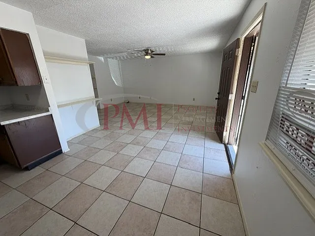 2238 Carreon Drive #4 — Photo 6