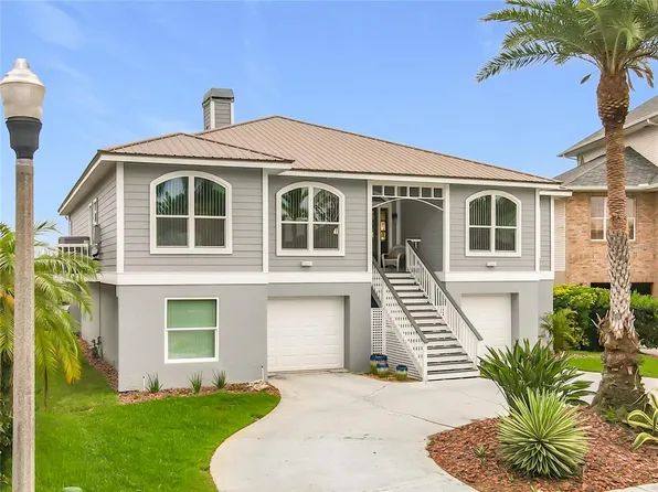 2021 N Pointe Alexis Dr, Tarpon Springs, FL 34689