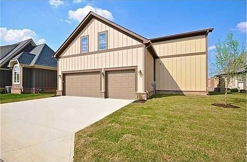 3 Car Attached Garage