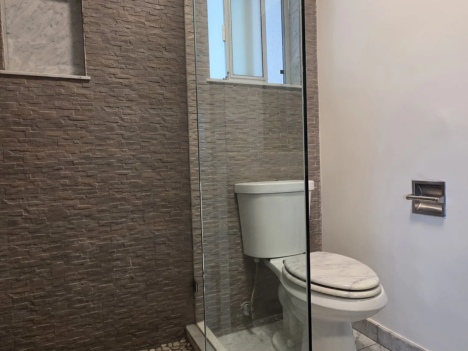667 Flower Ave — Photo 4